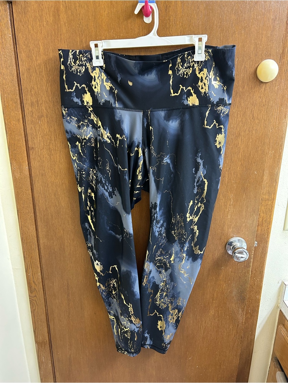 Old Navy Cracked Gold Extra High Rise Leggings